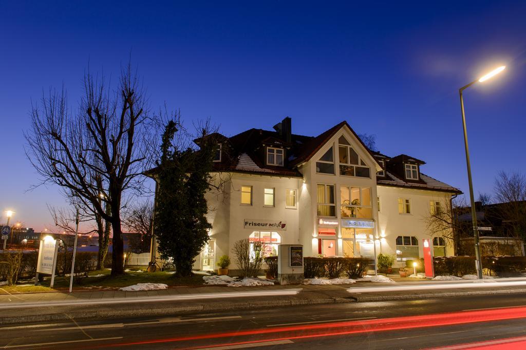 Landhaus Ambiente Hotel Munich Exterior photo